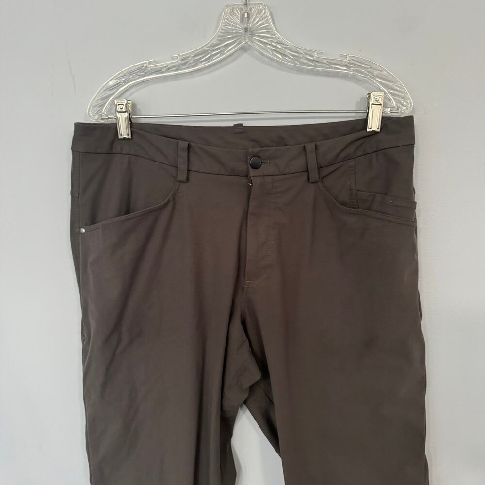 Lululemon Men's Dark Taupe Gray Brown 5 Pocket Pants Size 36 Button Fly Ripstop - Picture 4 of 7